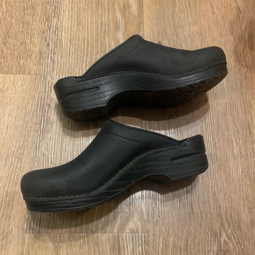 Black Sonja Dansko Size 39